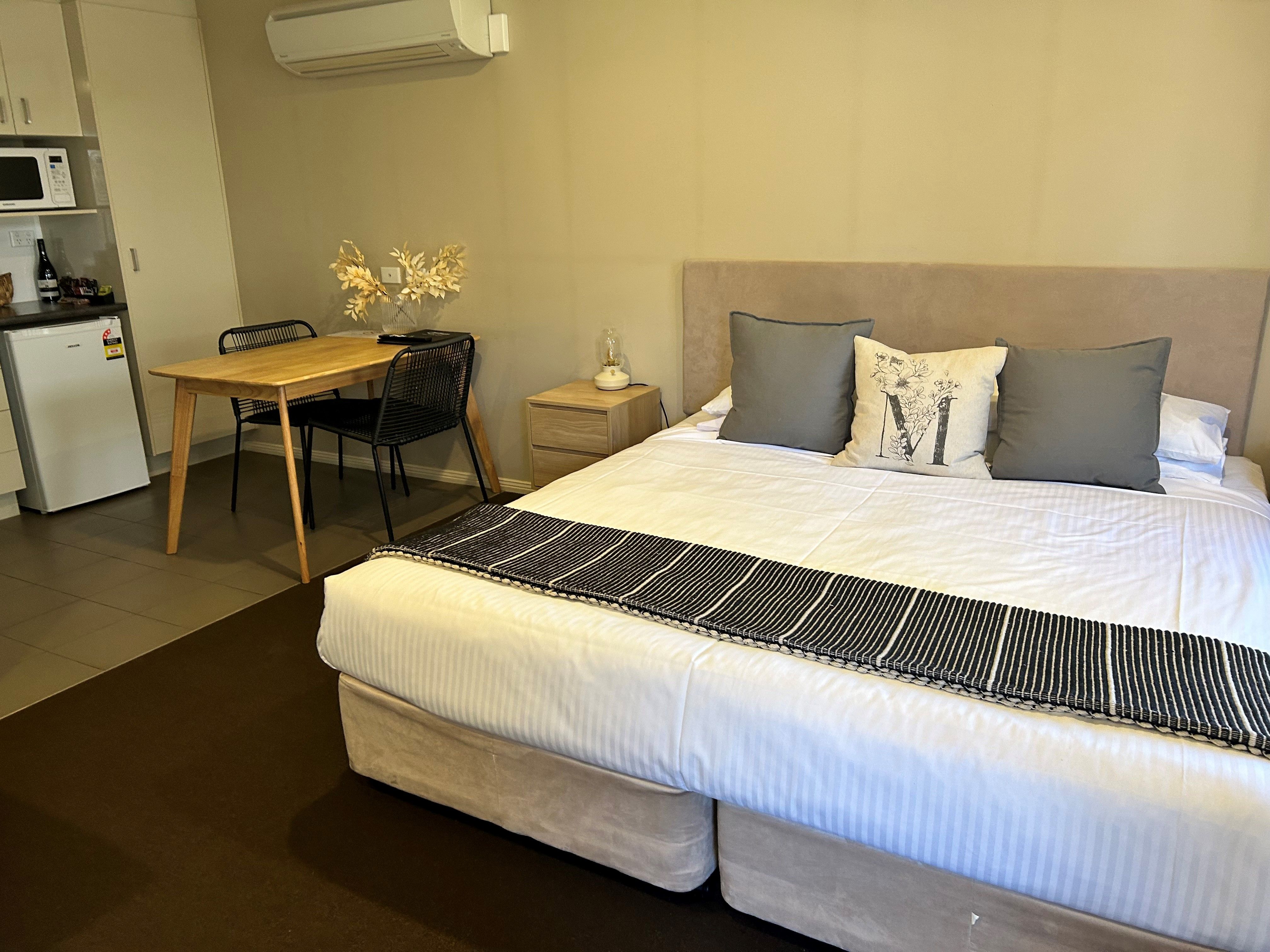 Deluxe King Room Pet Stay