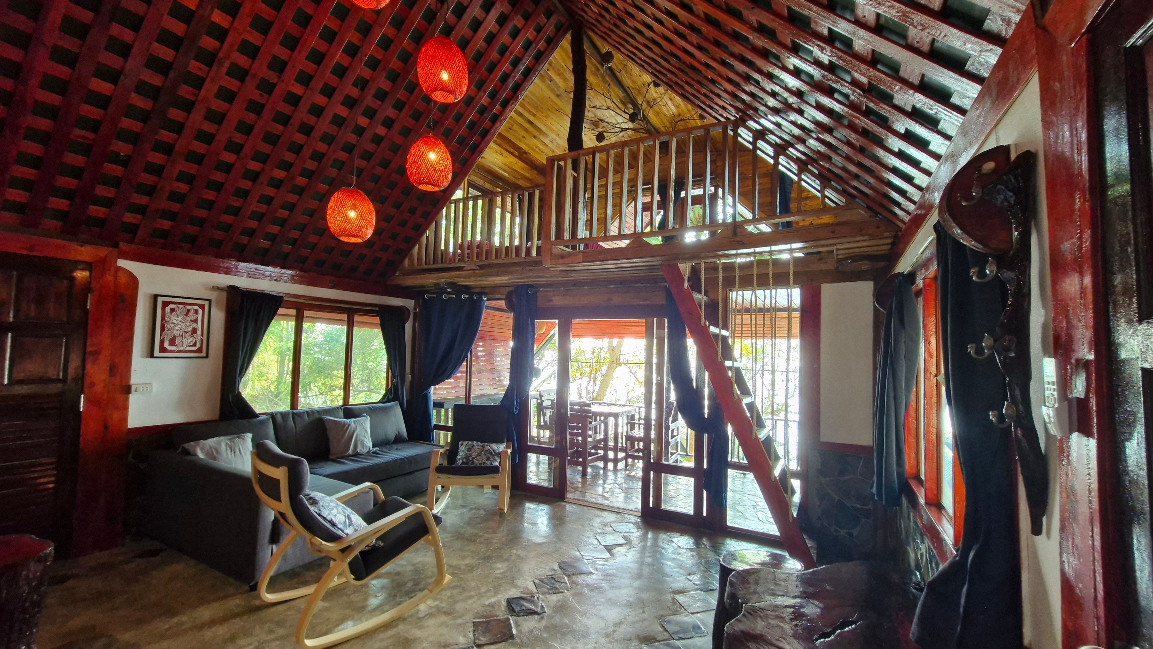 Deluxe Rocks Cabin second row 39