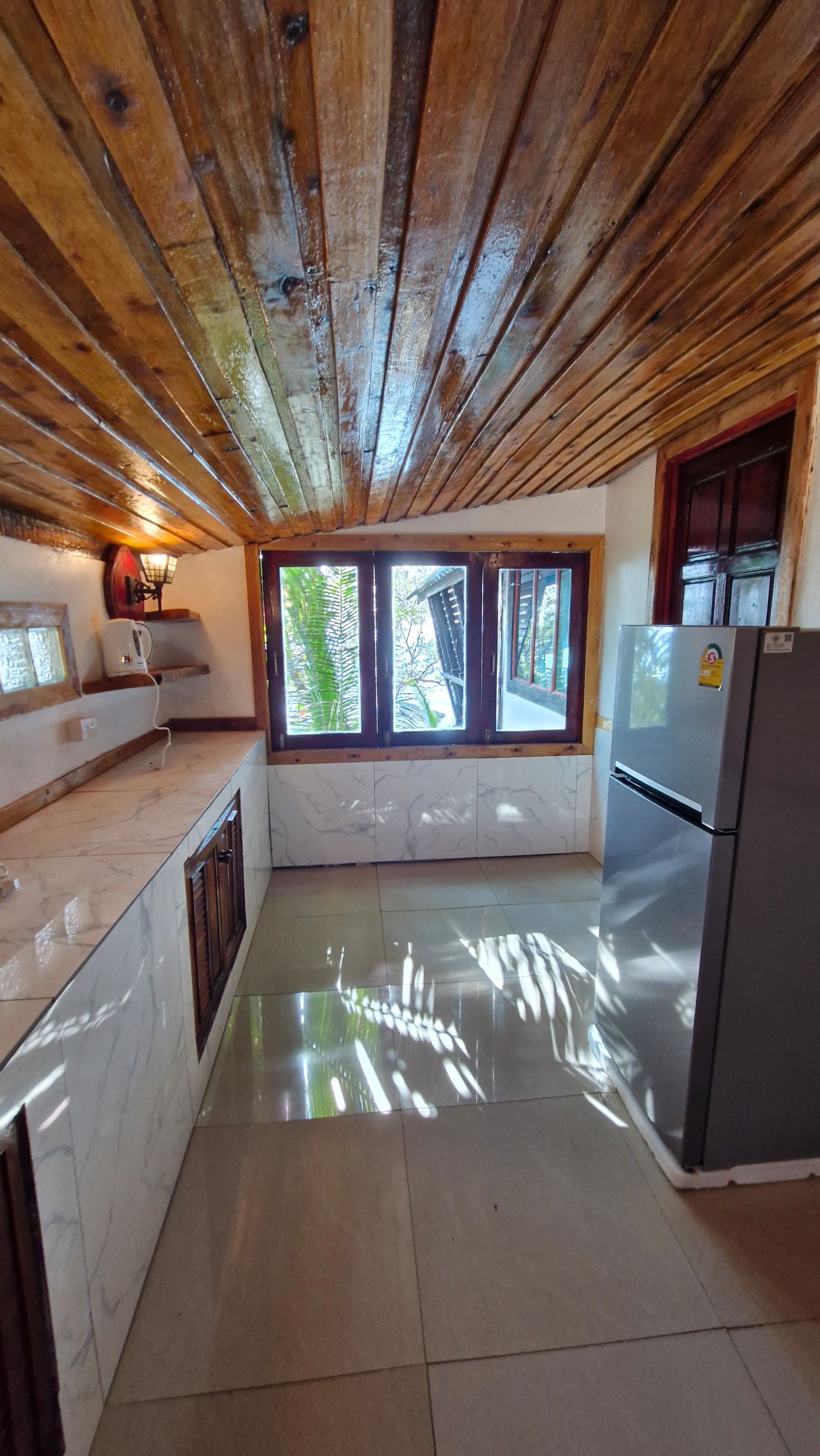 Deluxe Rocks Cabin second row 39