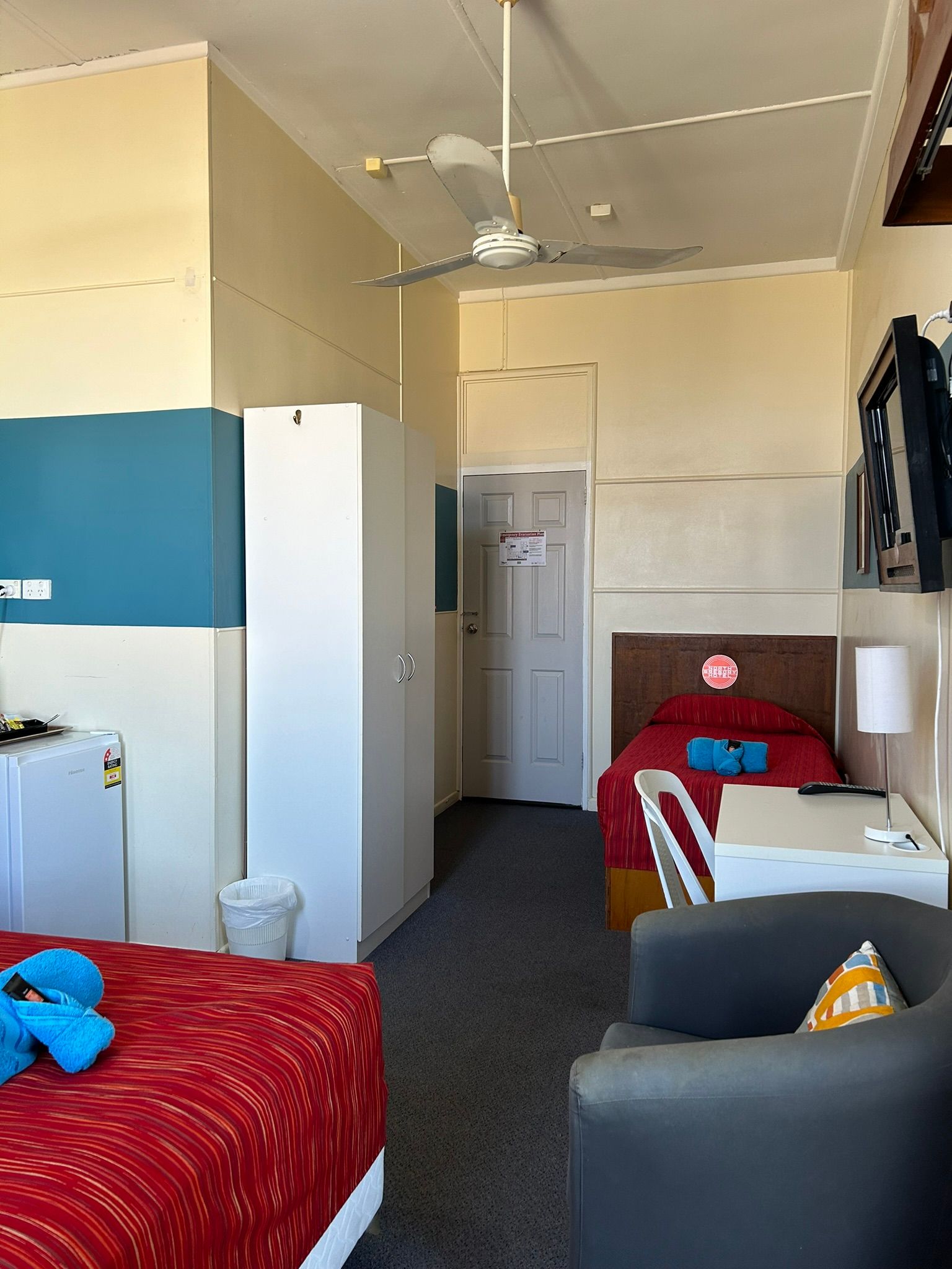 Standard Queen and Single Room