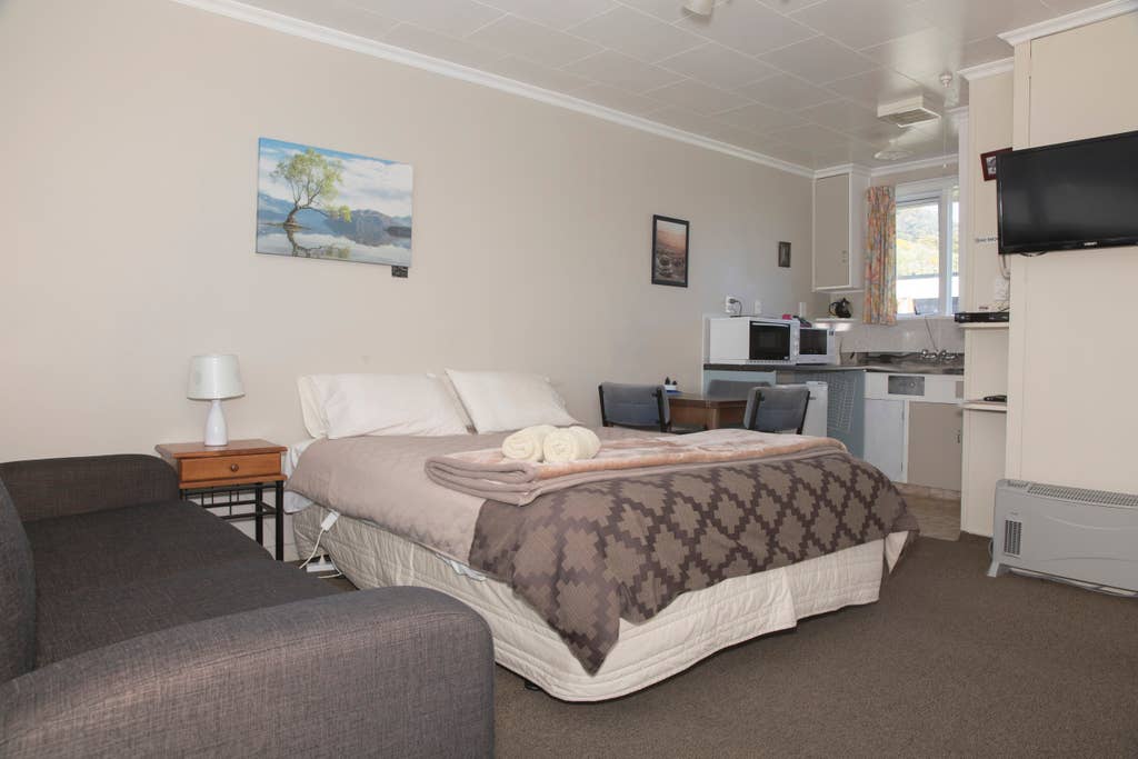 2 Bedroom Unit Sleeps 6