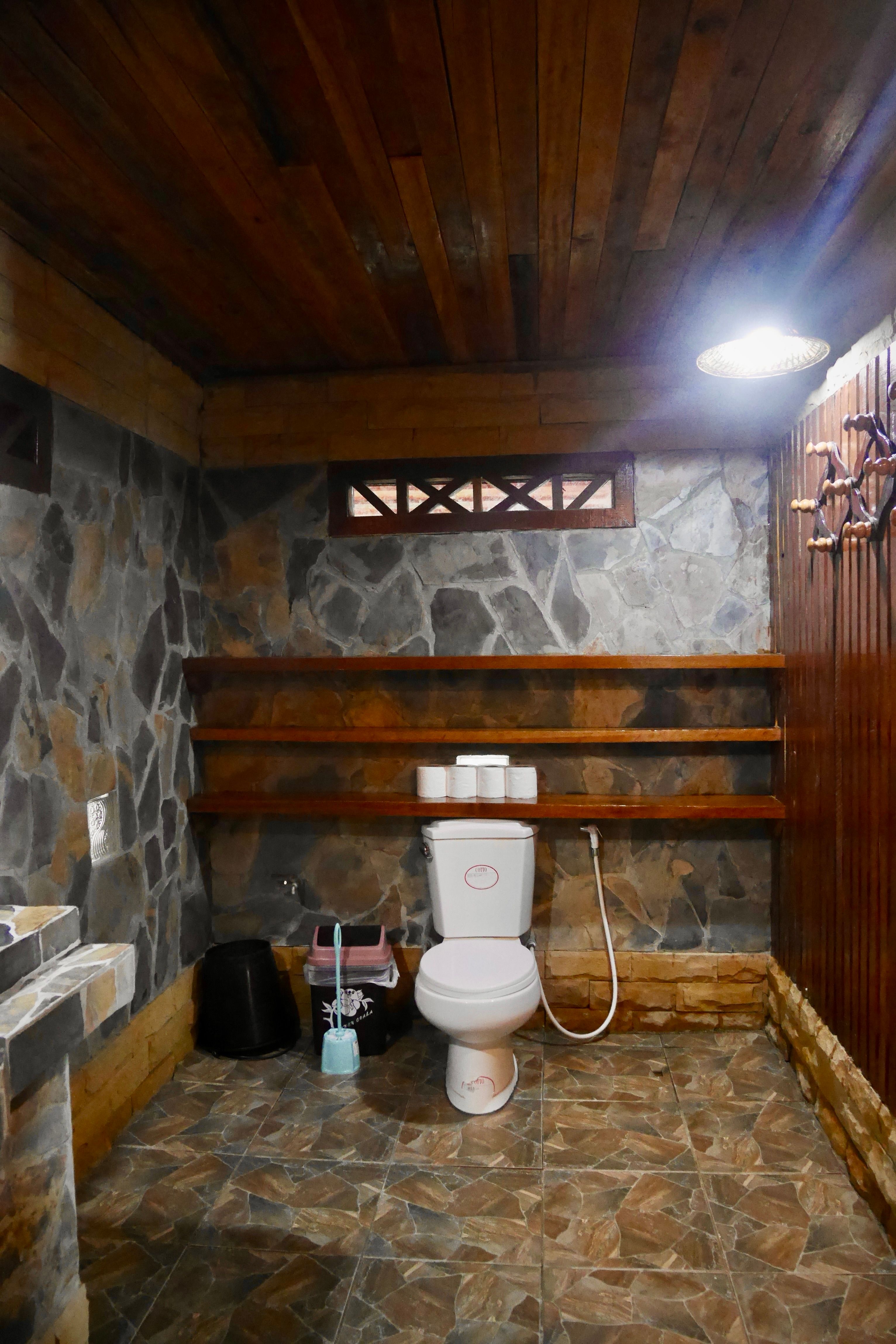 Deluxe Air Conditioned Bungalow on the Rocks 38