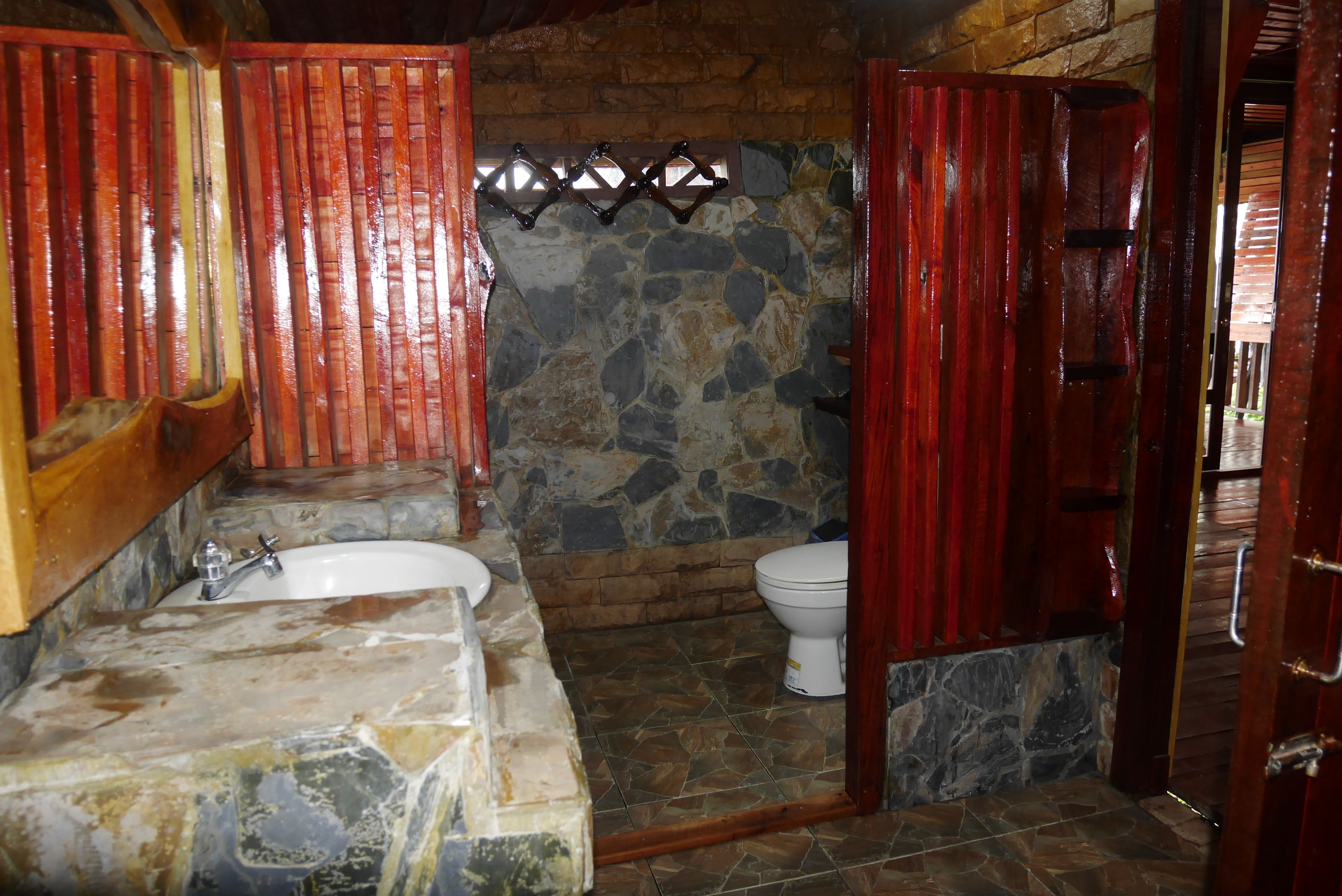 Deluxe Air Conditioned Family Bungalow on the Rocks Number 37