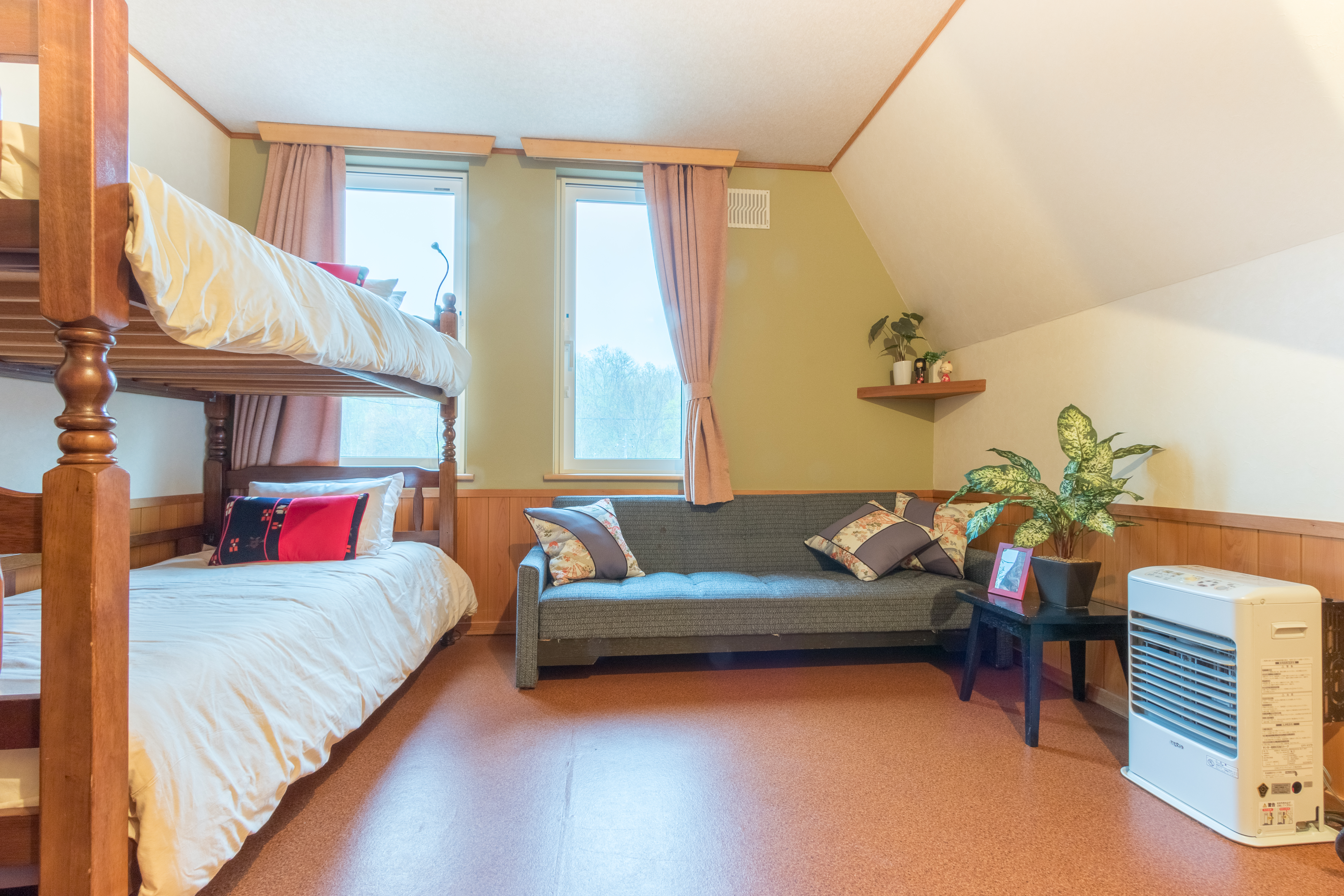 Snow View 4 Person Room