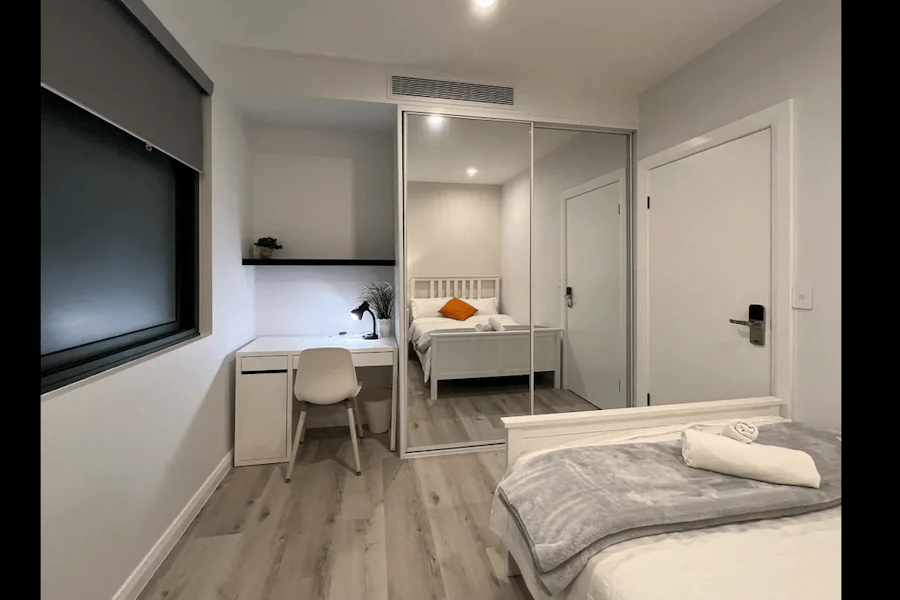 Room B — Full Bed Ensuite