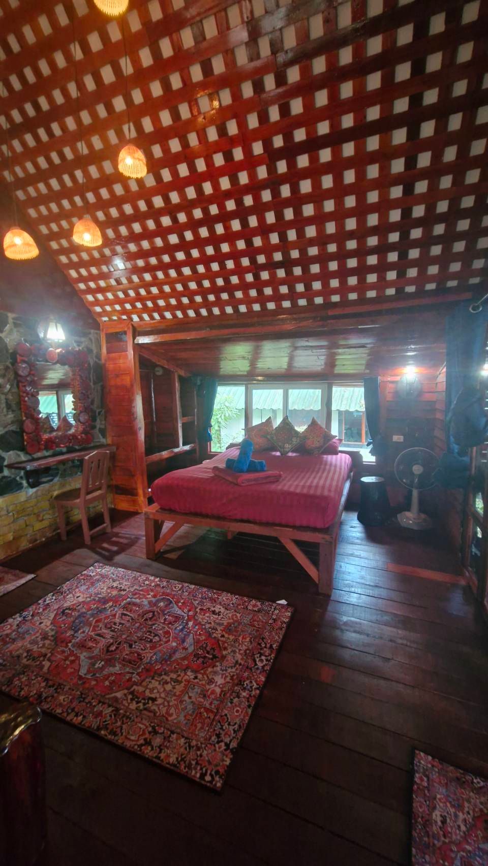 Deluxe Second Row on the Rocks