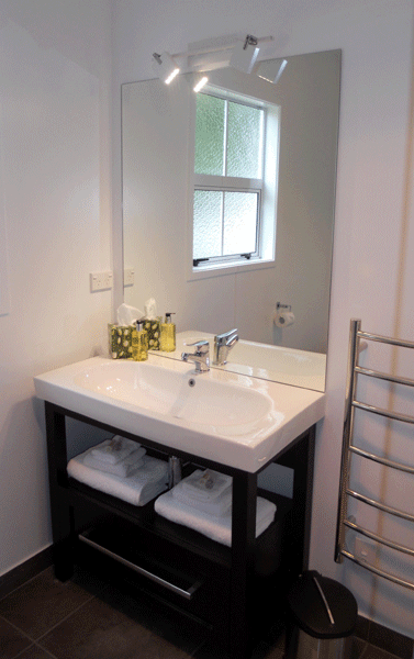 Green Room - Deluxe Barn Studio