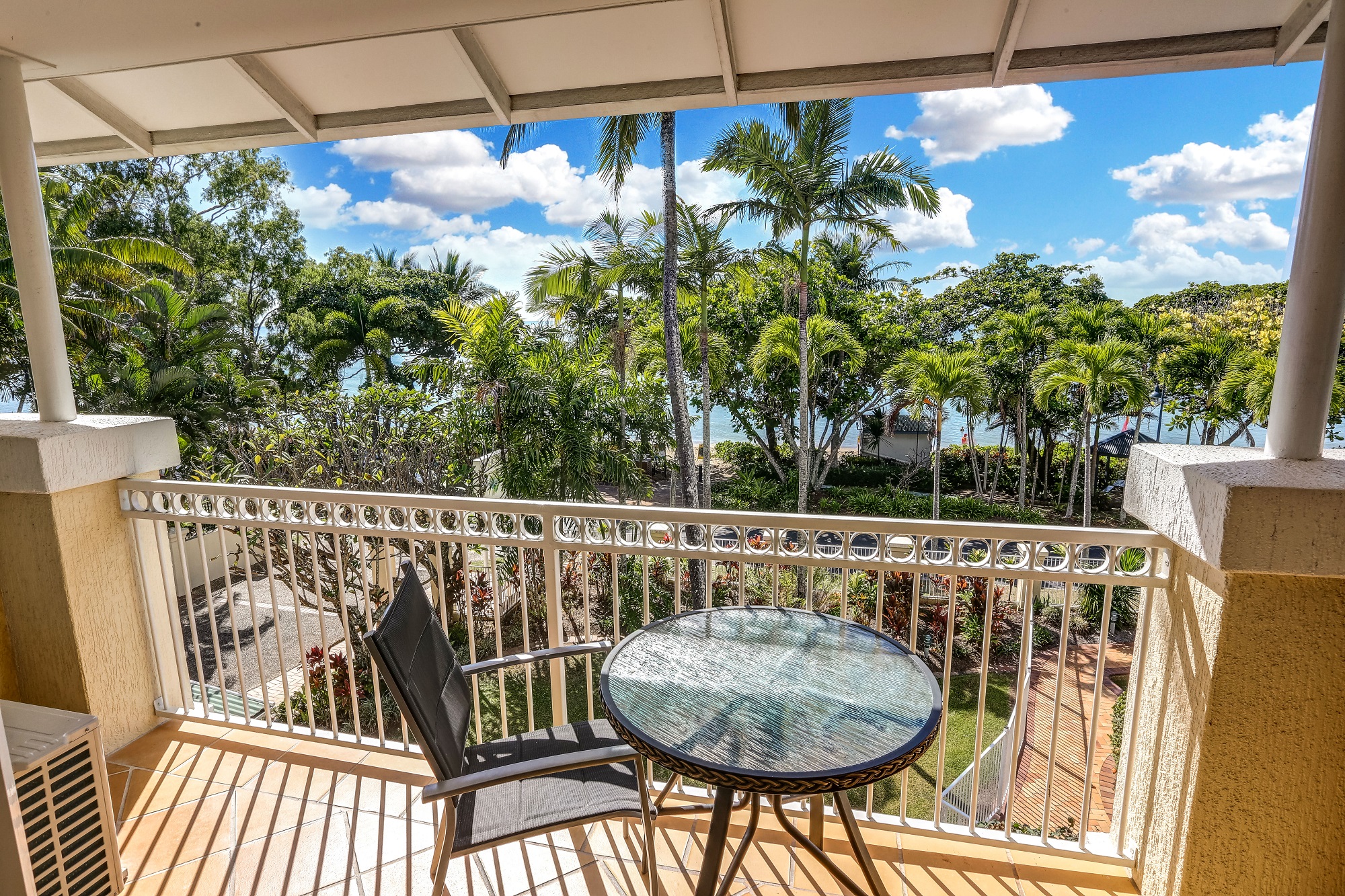 1 Night Stay - 1 Bedroom Beachfront