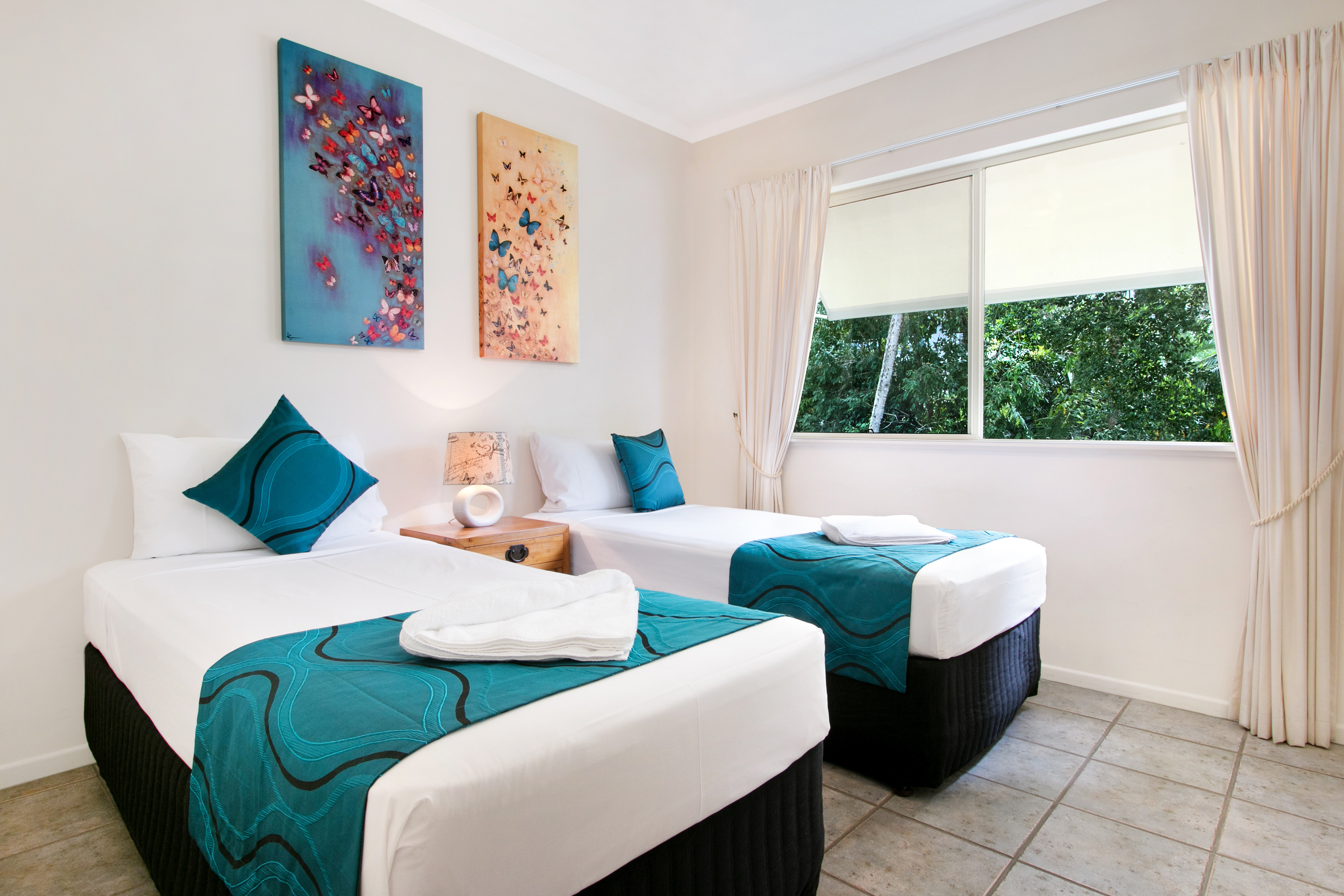 3 Night Stay - 2 Bedroom Beachfront Apartment