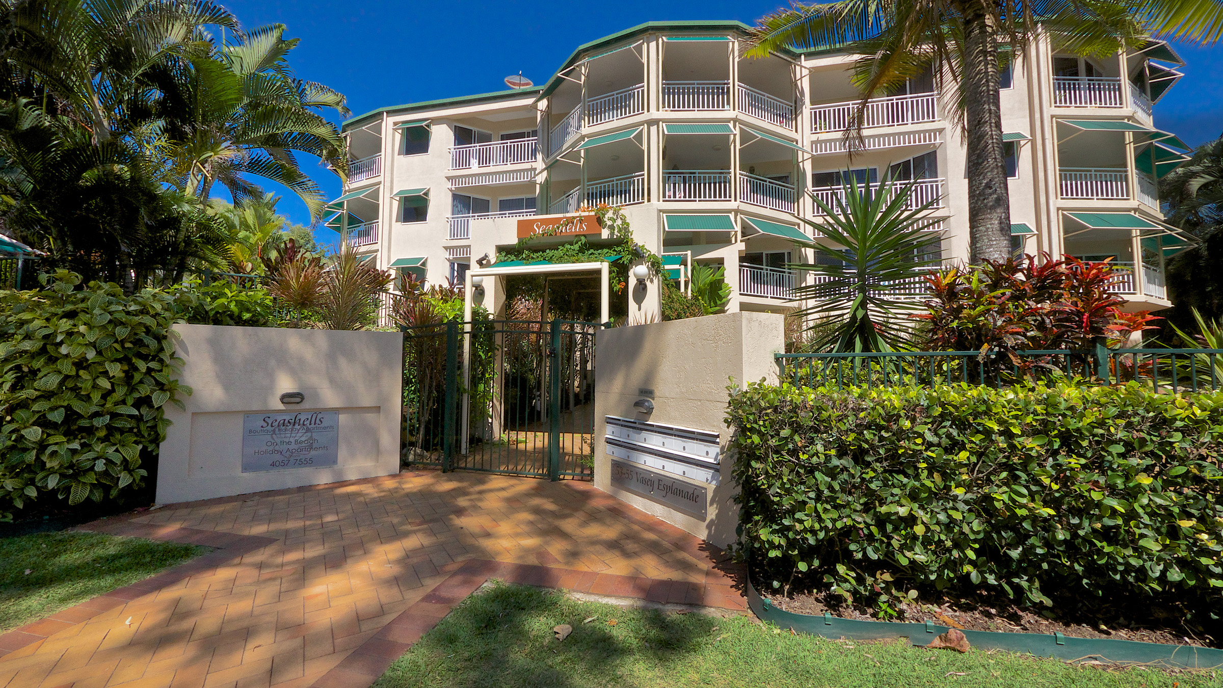 3 Night Stay - 2 Bedroom Beachfront Apartment