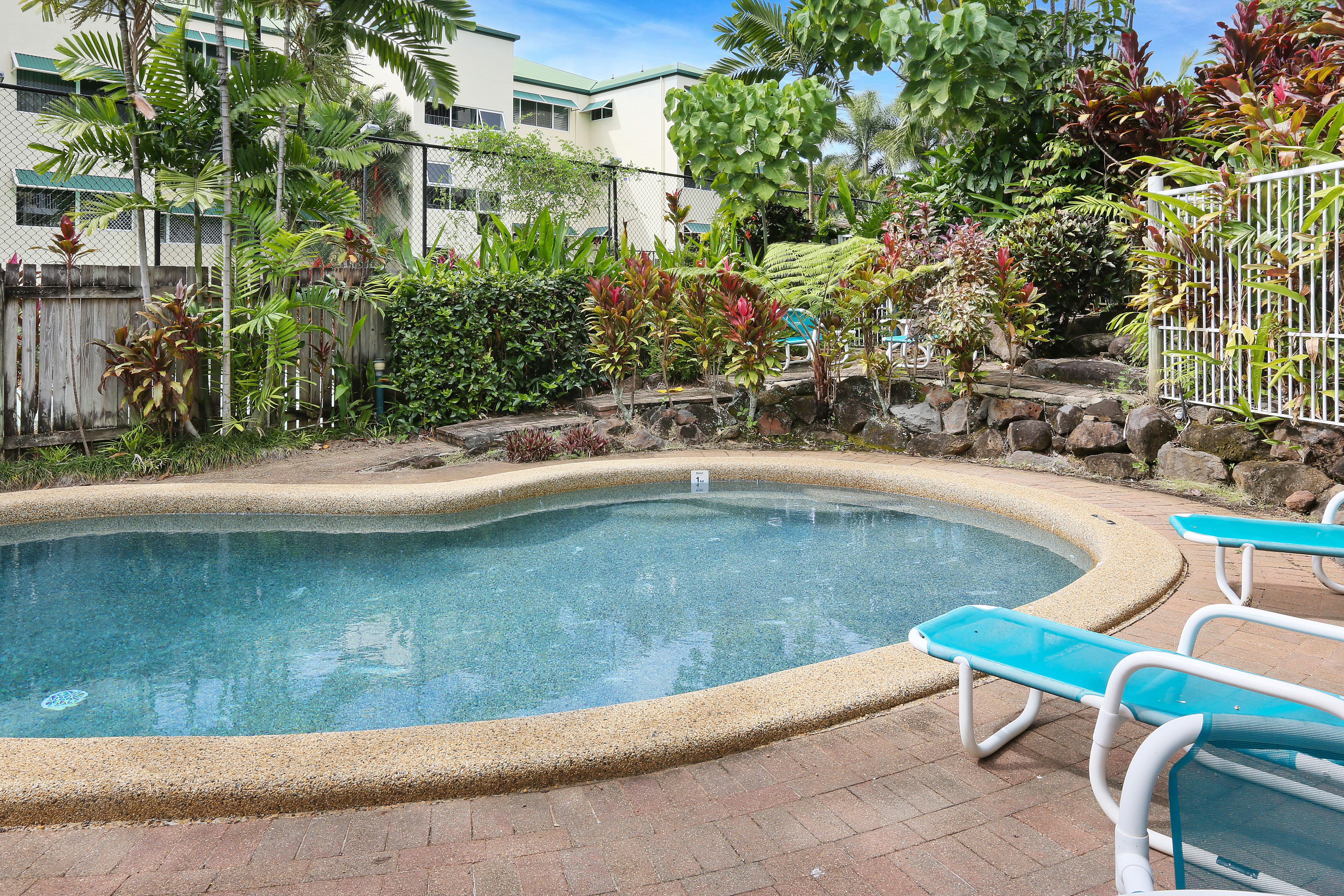 3 night stay - 2 Bedroom Garden View