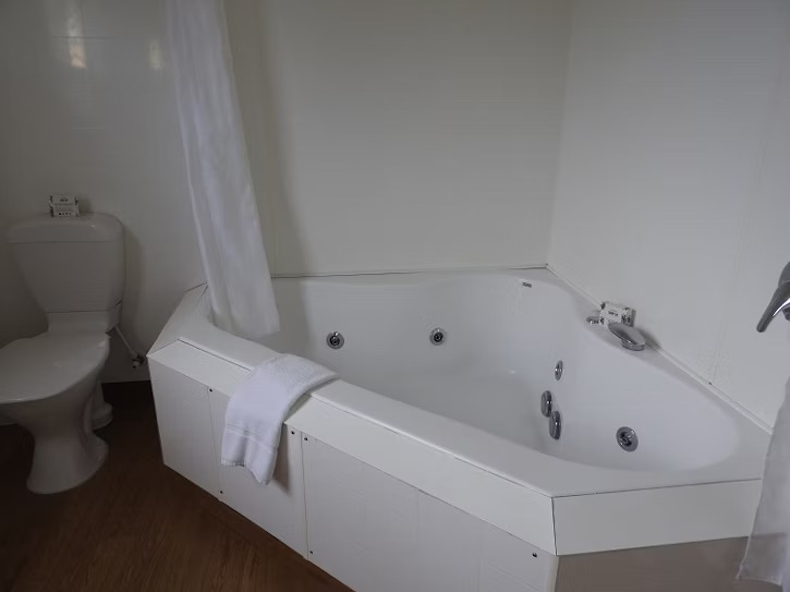 1 Bedroom Apartment with Spa Bath