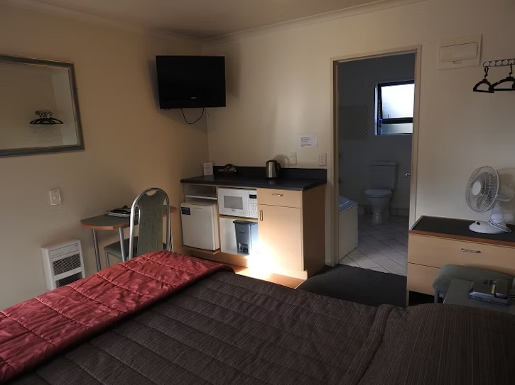 Studio Unit with Spa Bath