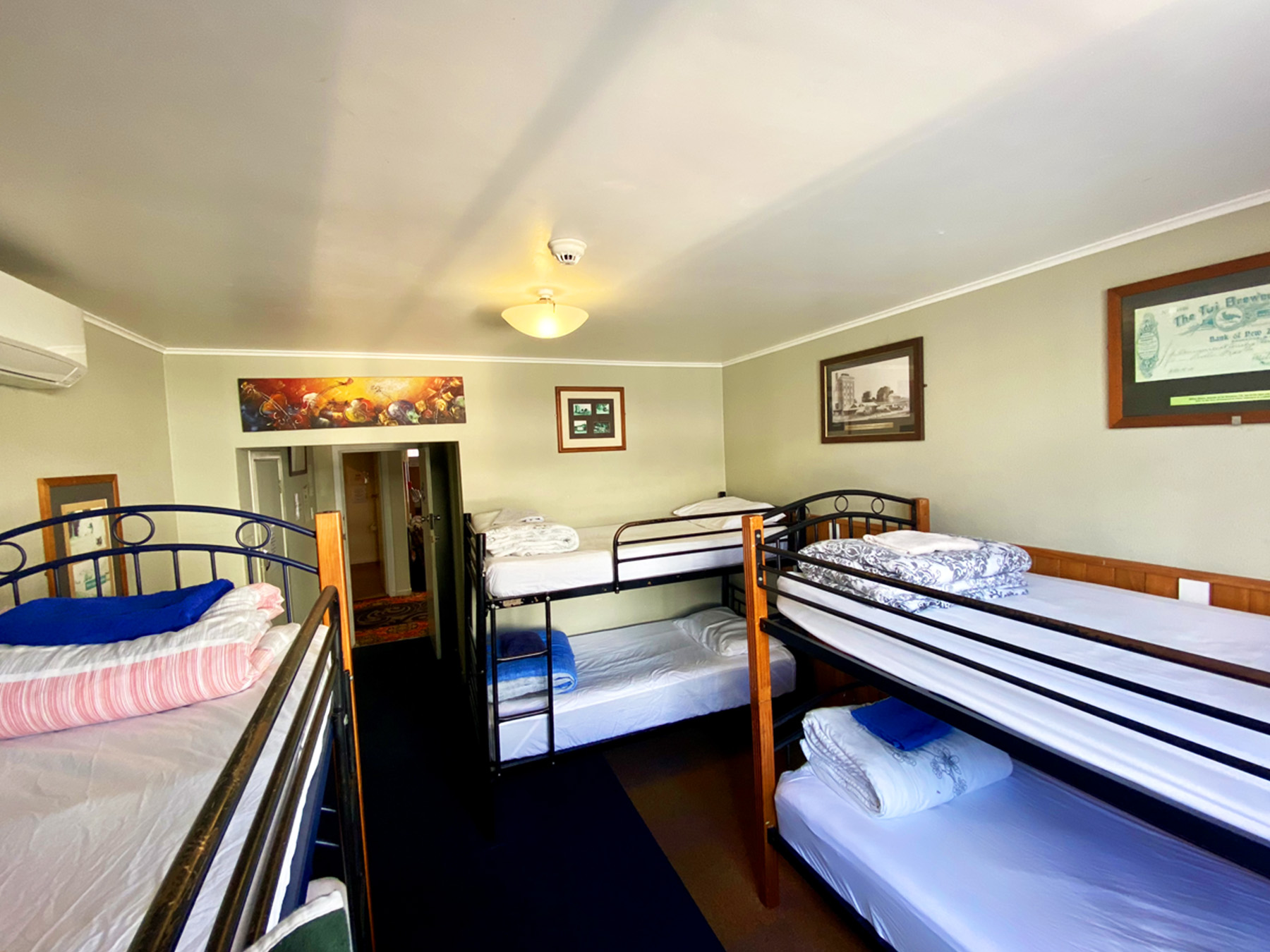 6 Bed Bunk Dorm (Mixed)