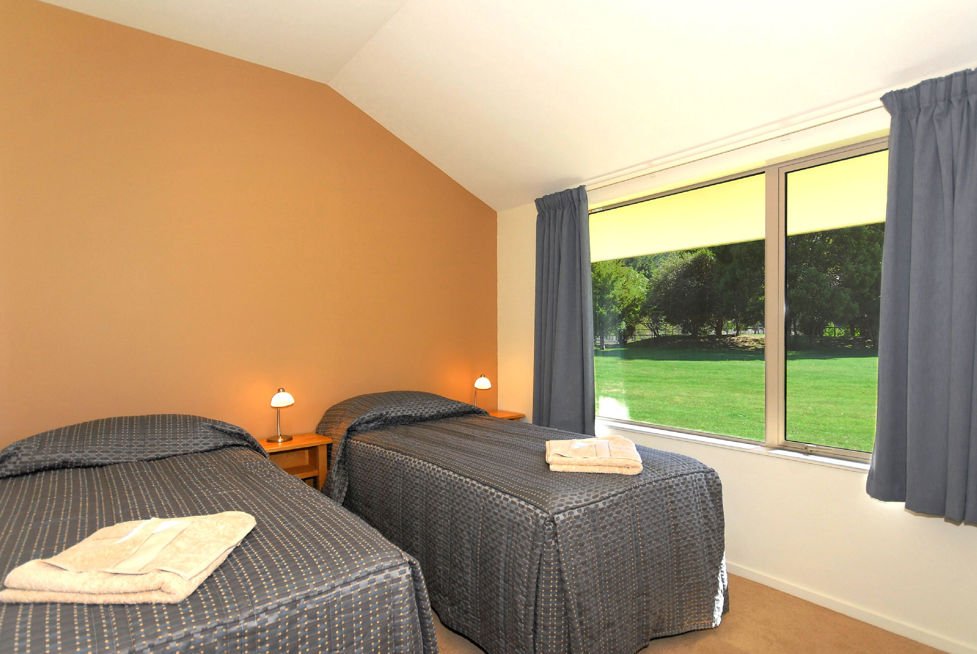 2 Bedroom - 4 Singles