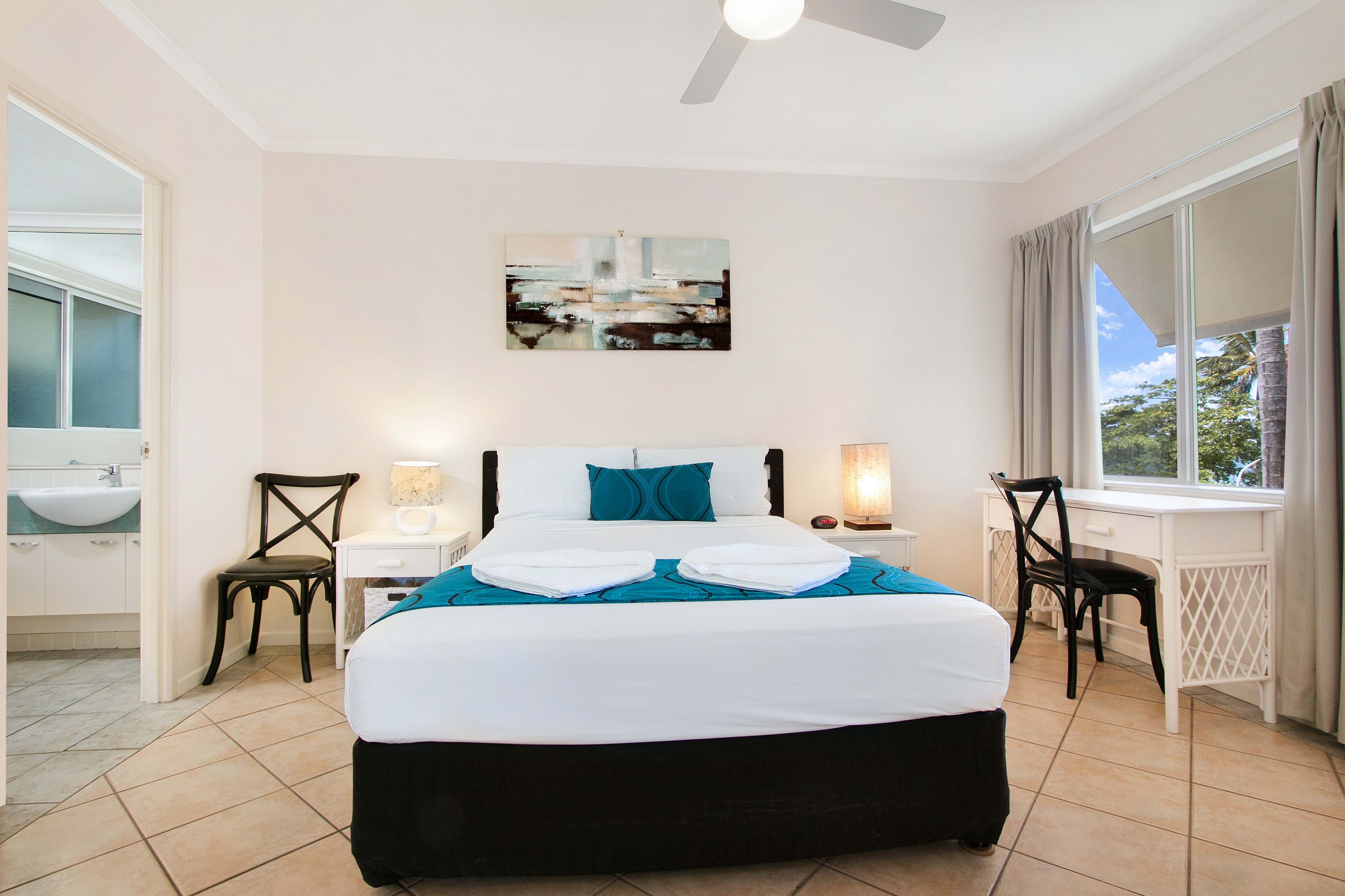 3 night stay - 3 Bedroom Beachfront