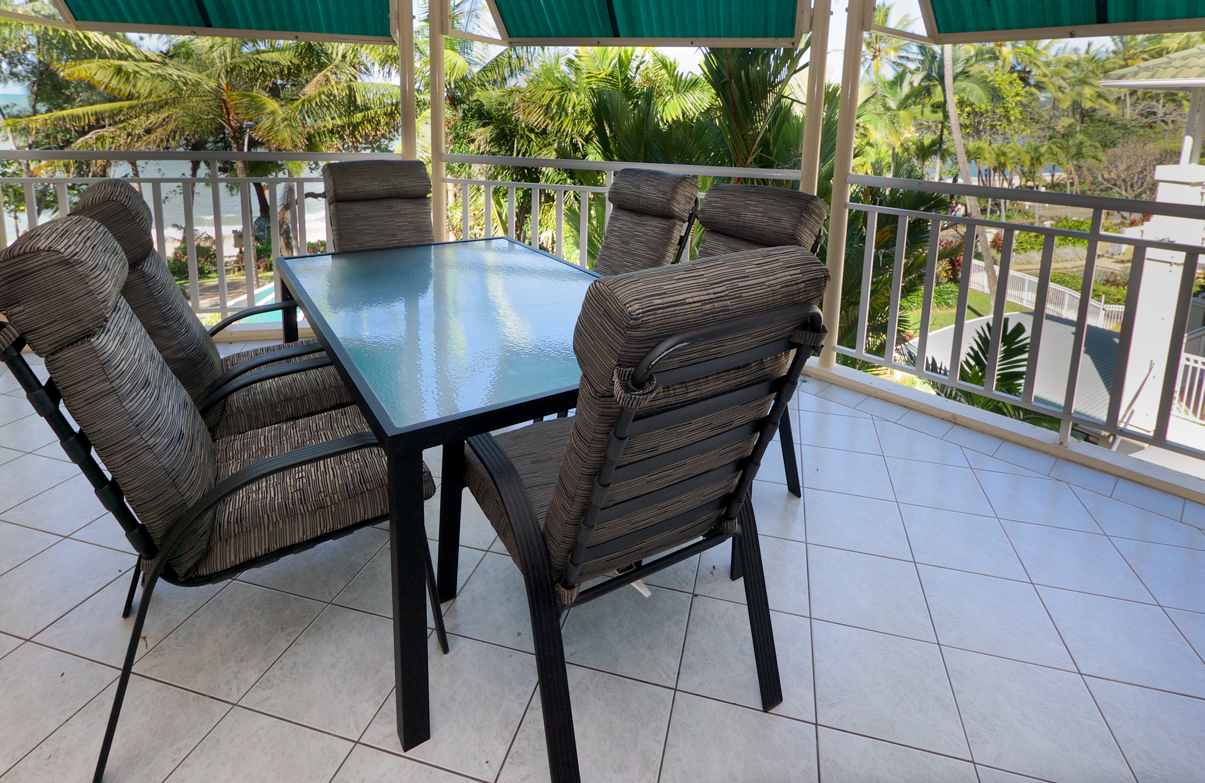 3 night stay - 3 Bedroom Beachfront
