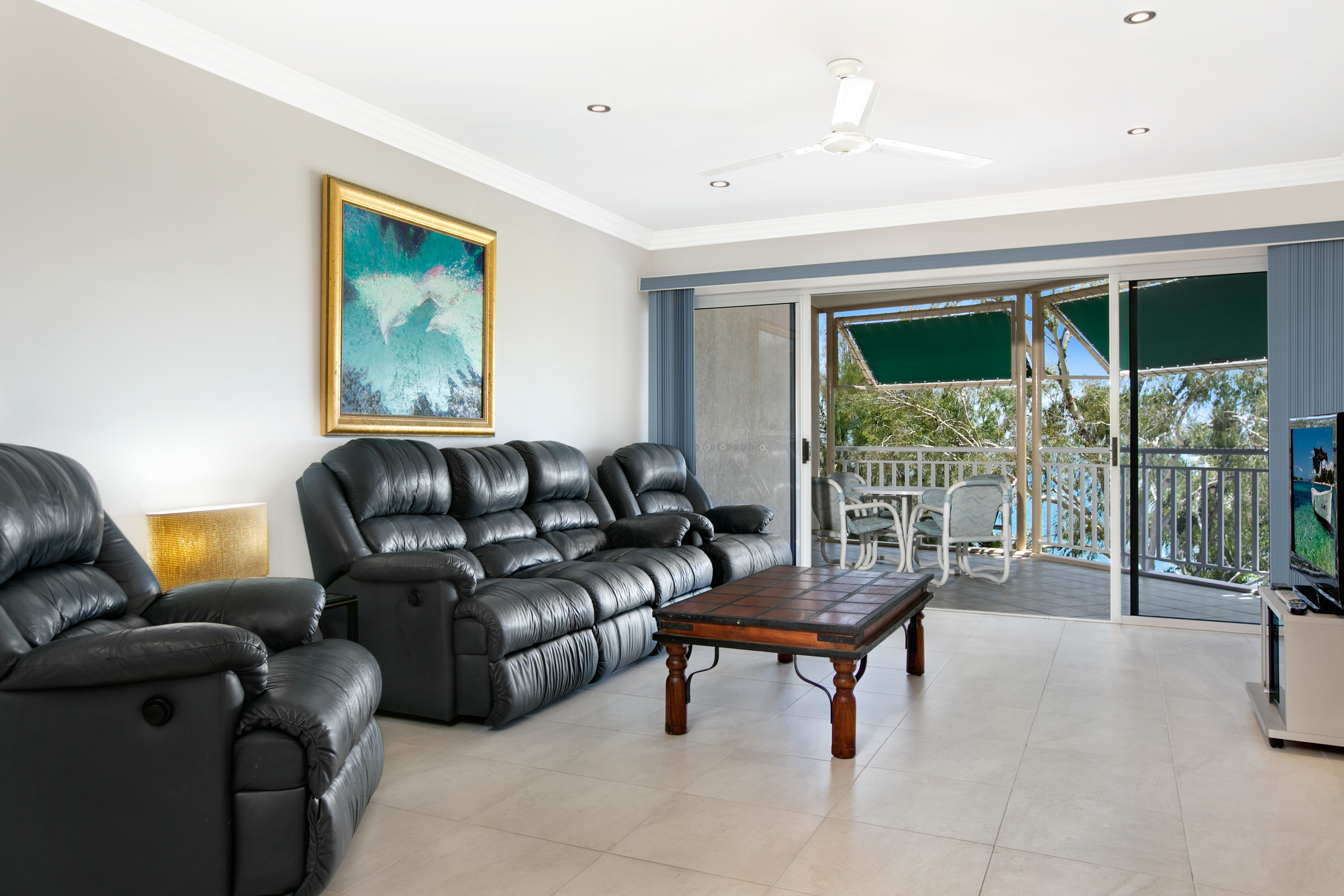 3 night stay - 3 Bedroom Beachfront