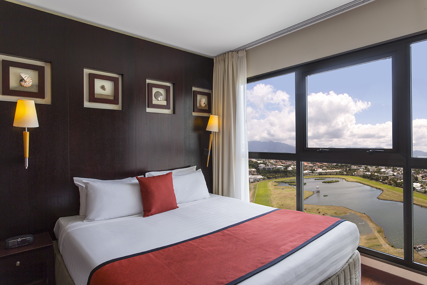 Classic room - Racecourse view - 6 nights stay minimum