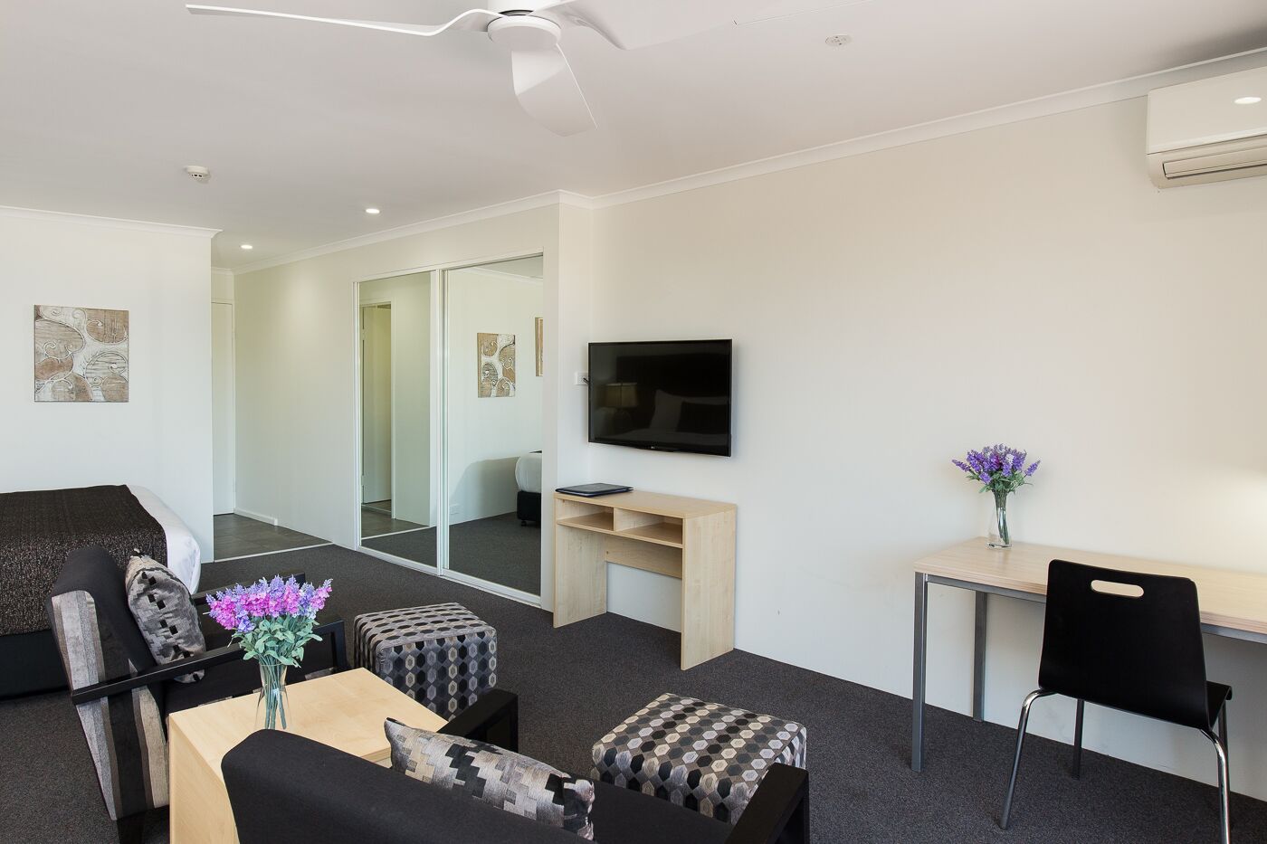 Deluxe King Studio Room