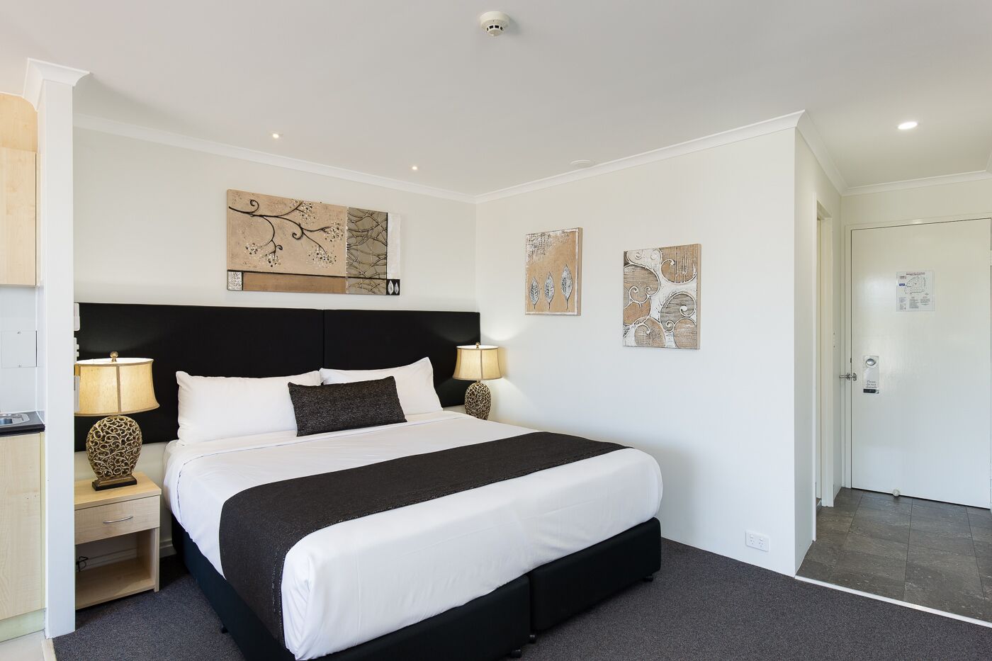 Deluxe King Studio Room