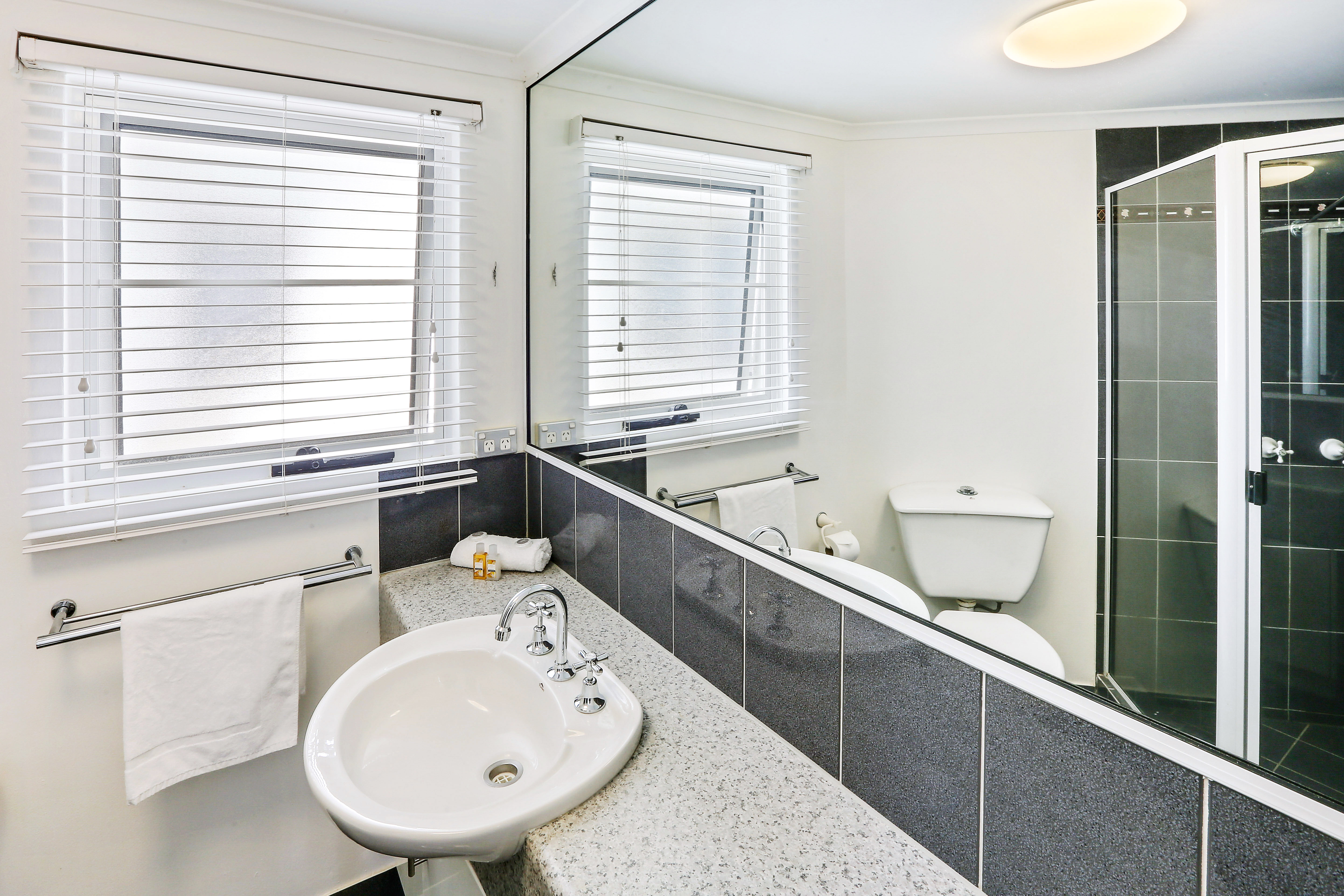 3 night stay - 2 Bedroom Garden View