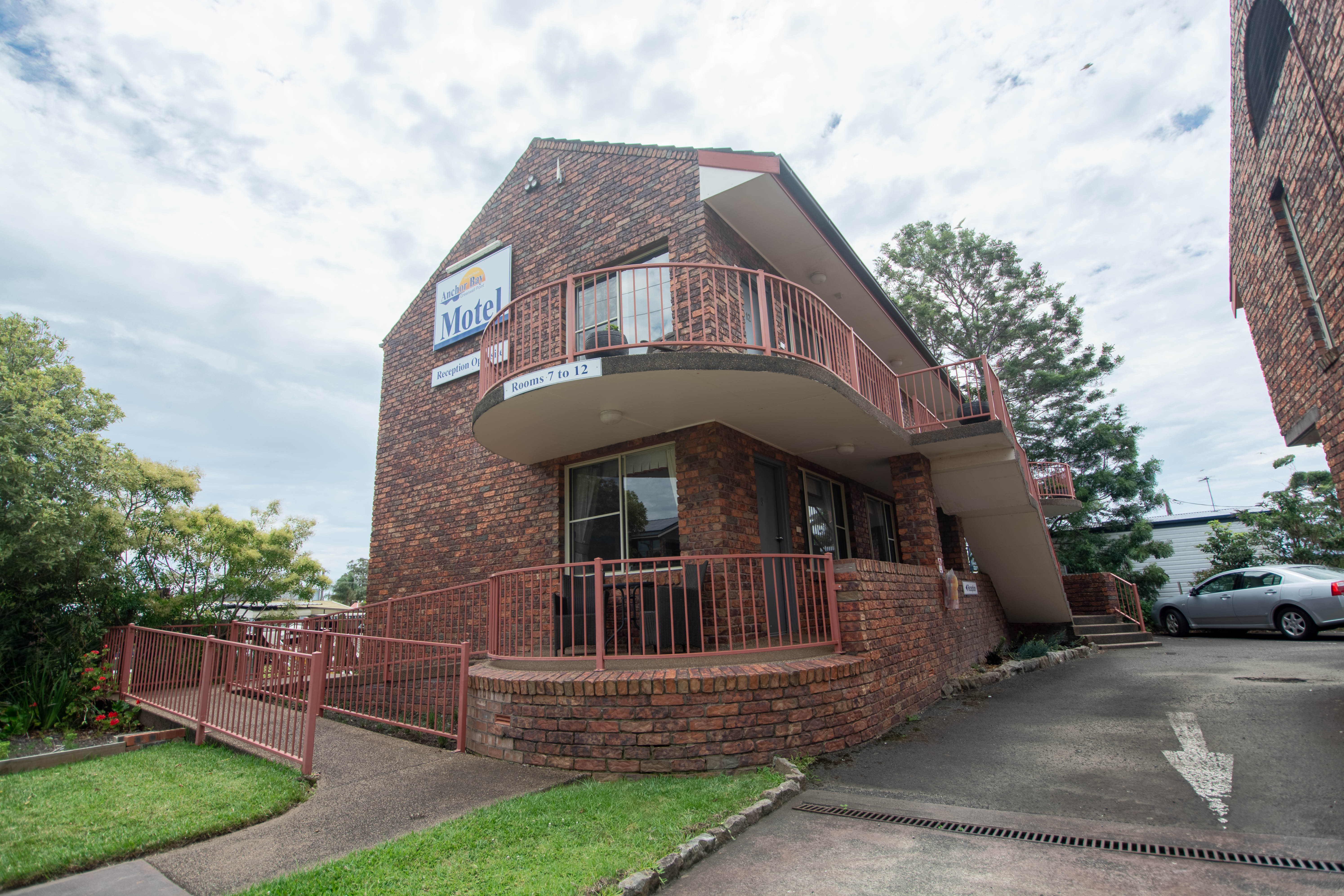 Waterview Suite Queen Bed Room 10