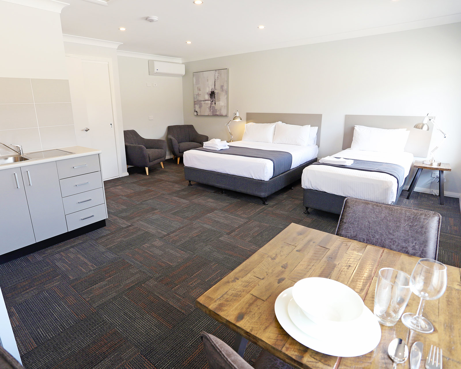 Eastend Studio Apartments