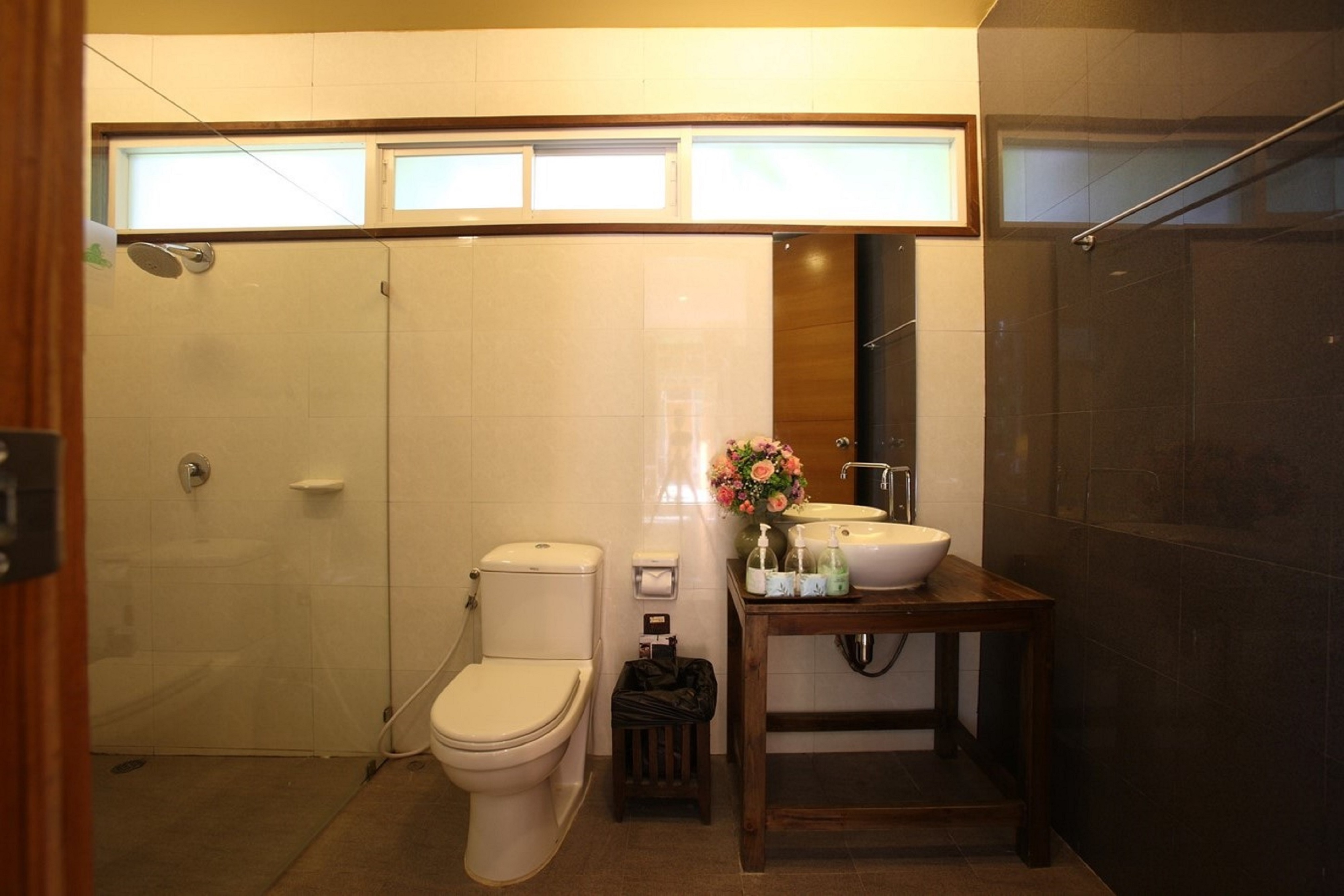 0tkkts9ibs6b8m Ayrıca kahve dükkânı/kafe vardır, odalarında yemek servisi ücretsiz otopark vardır. 2