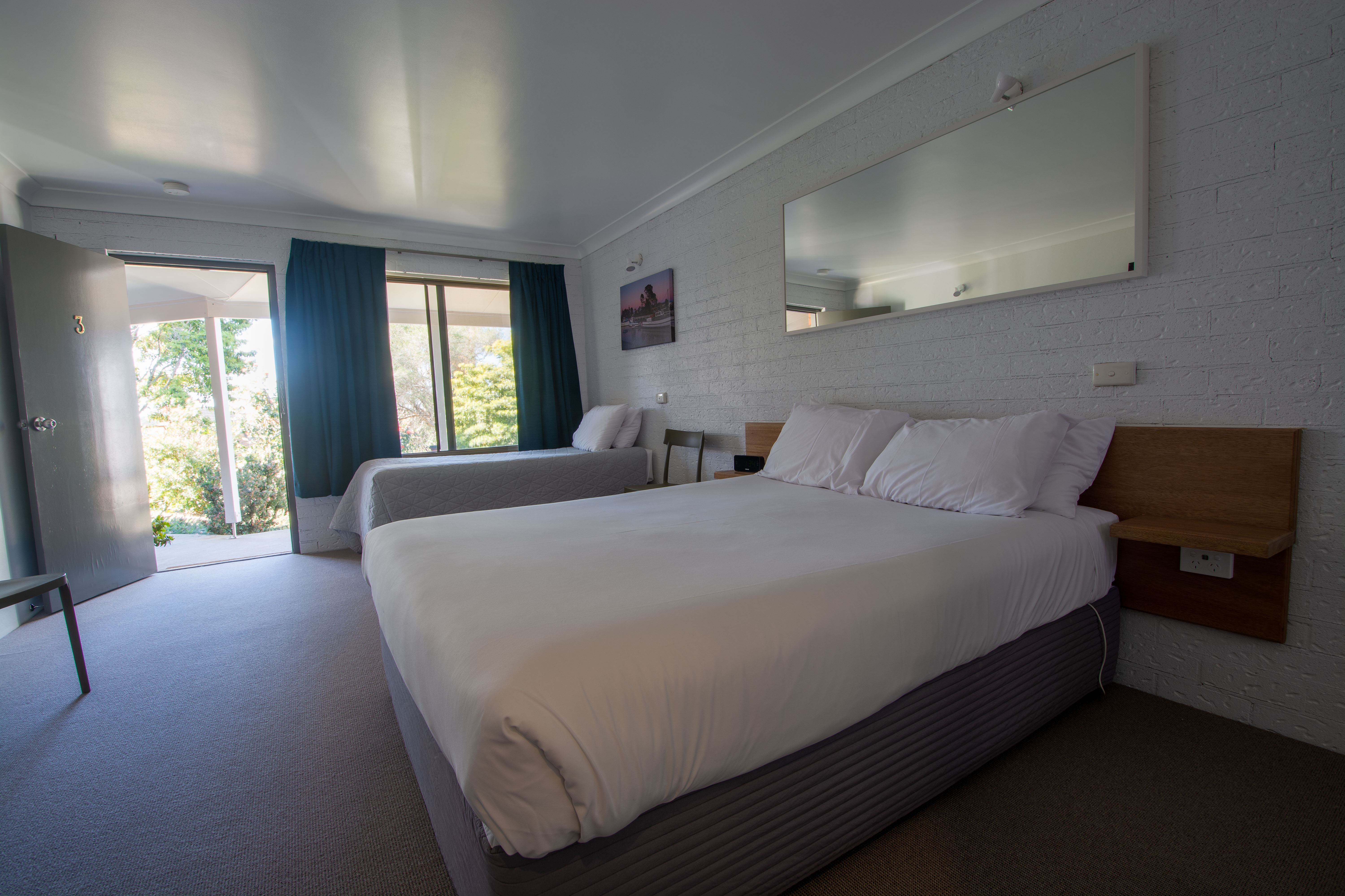 Standard Twin Room 3