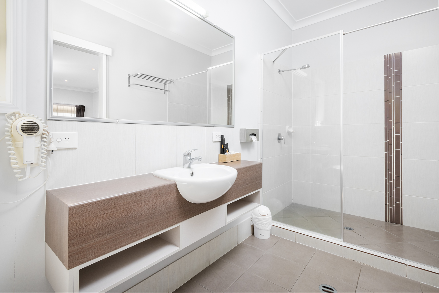 Queen Twin Room Suite