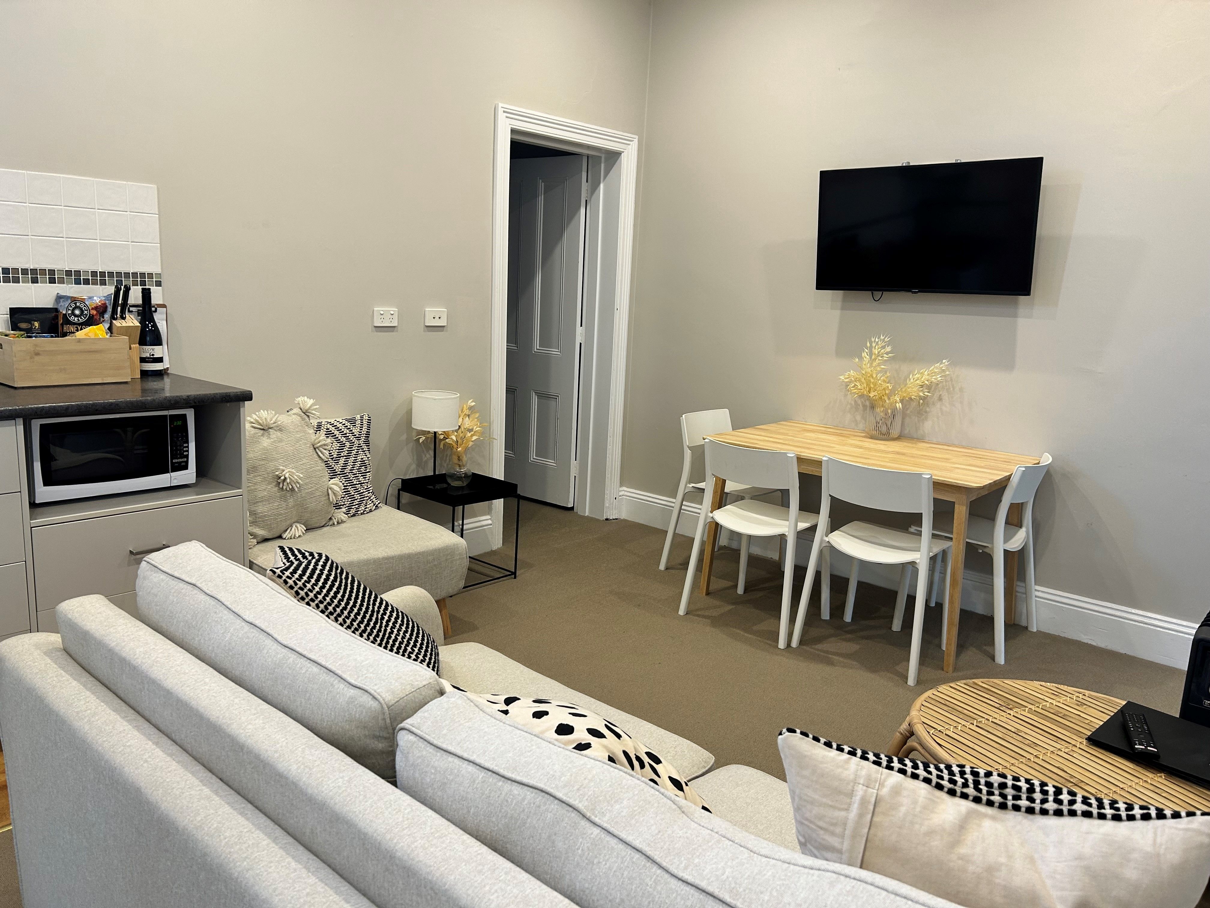 2 Bedroom Apartment (Family Room) Pet Stay