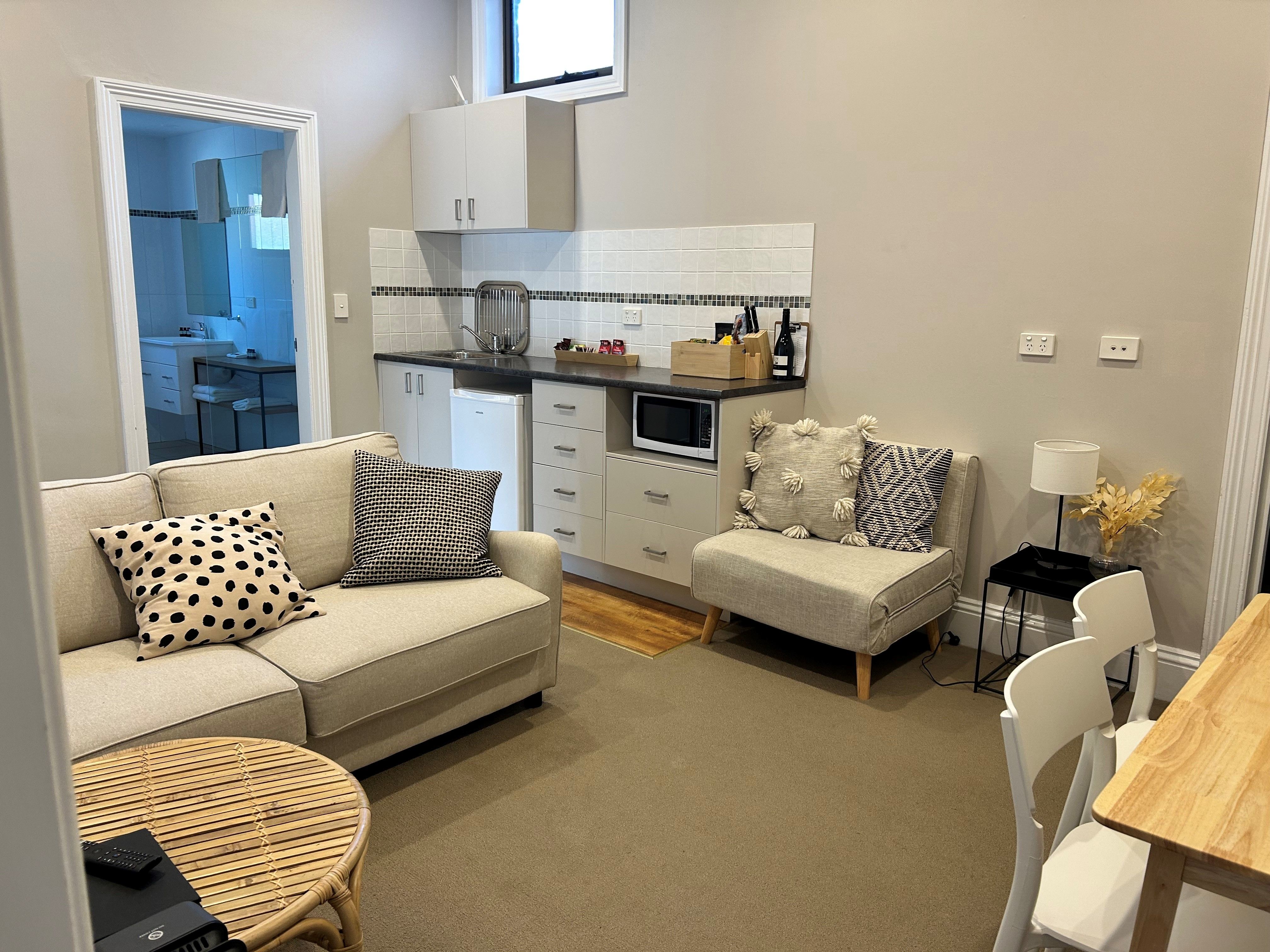 2 Bedroom Apartment (Family Room) Pet Stay