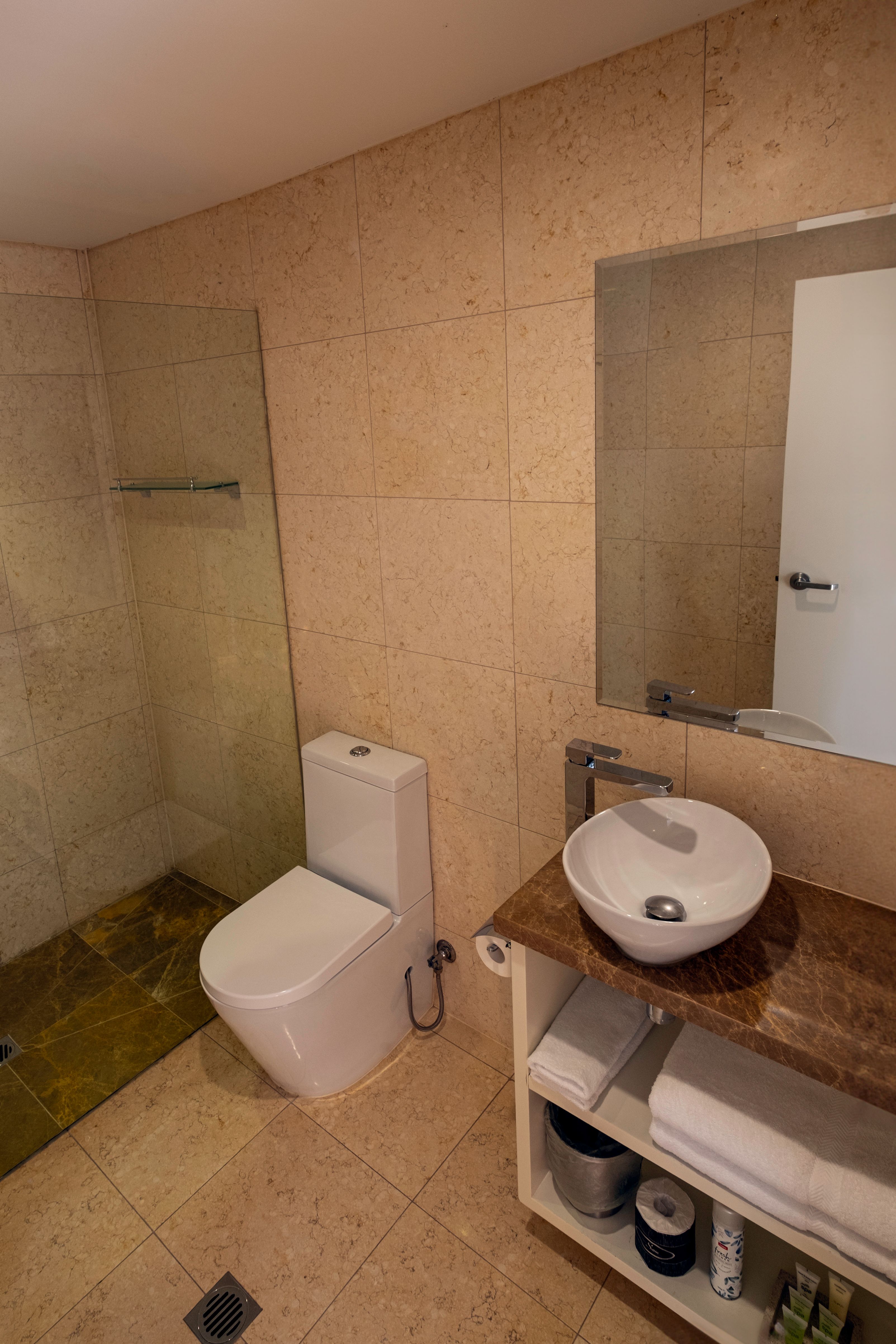 Interconnecting Studio Apartment - Min 2