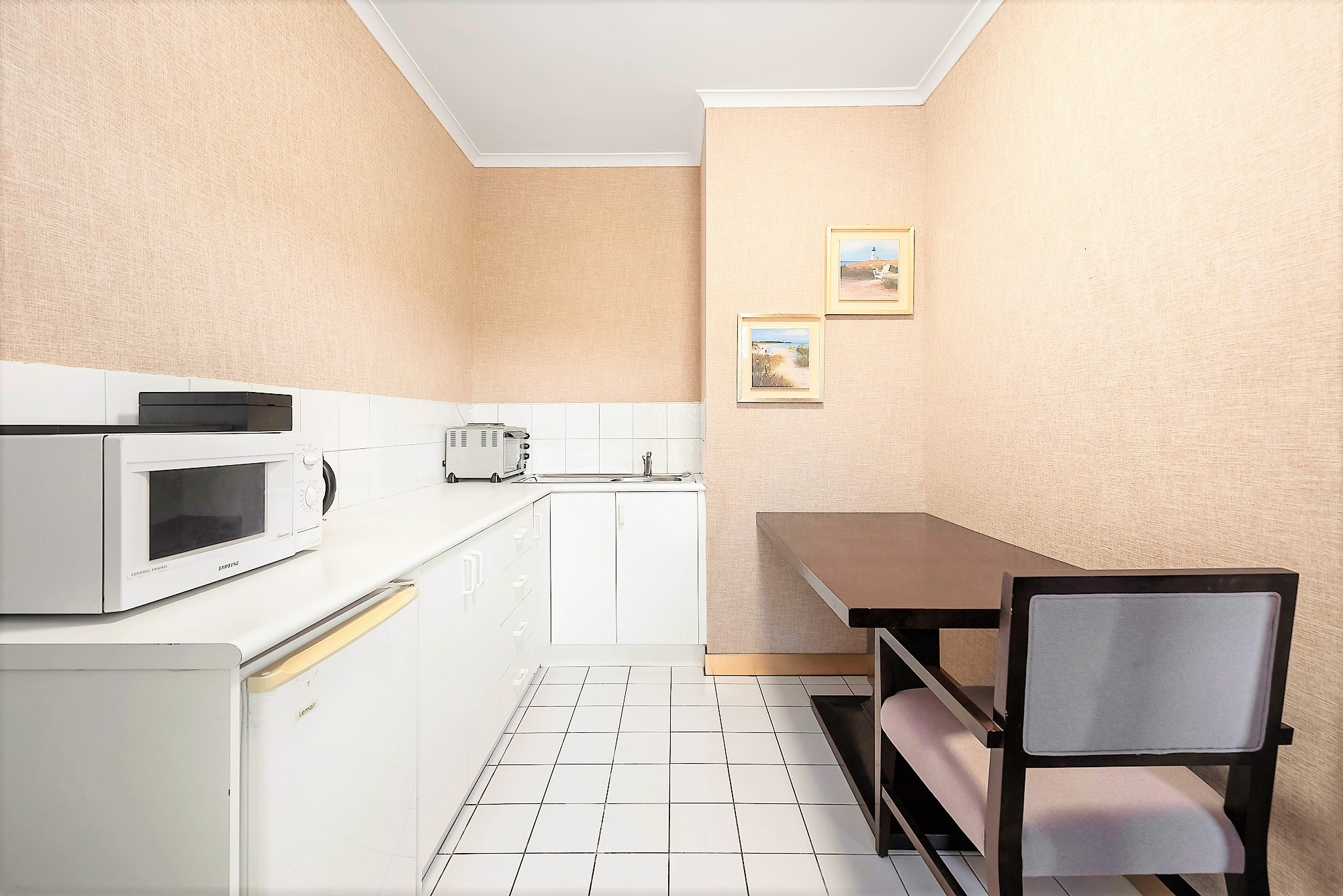 Hillview Spa with One Kind Bed