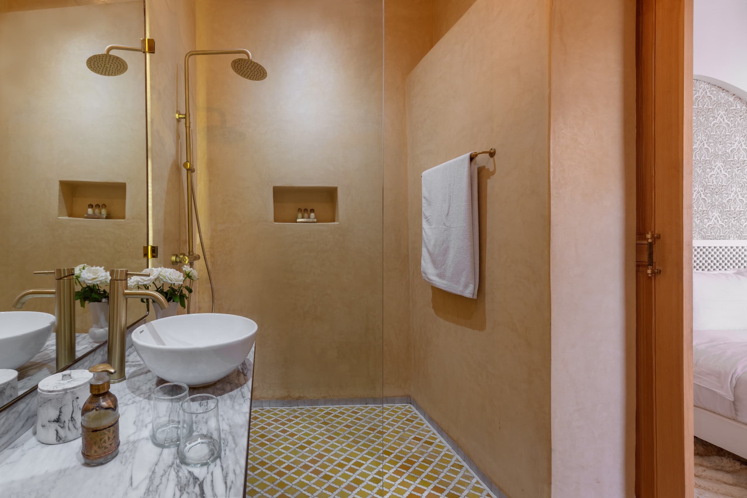 Deluxe Apartment - Zahara Daily Breakfast Inc.