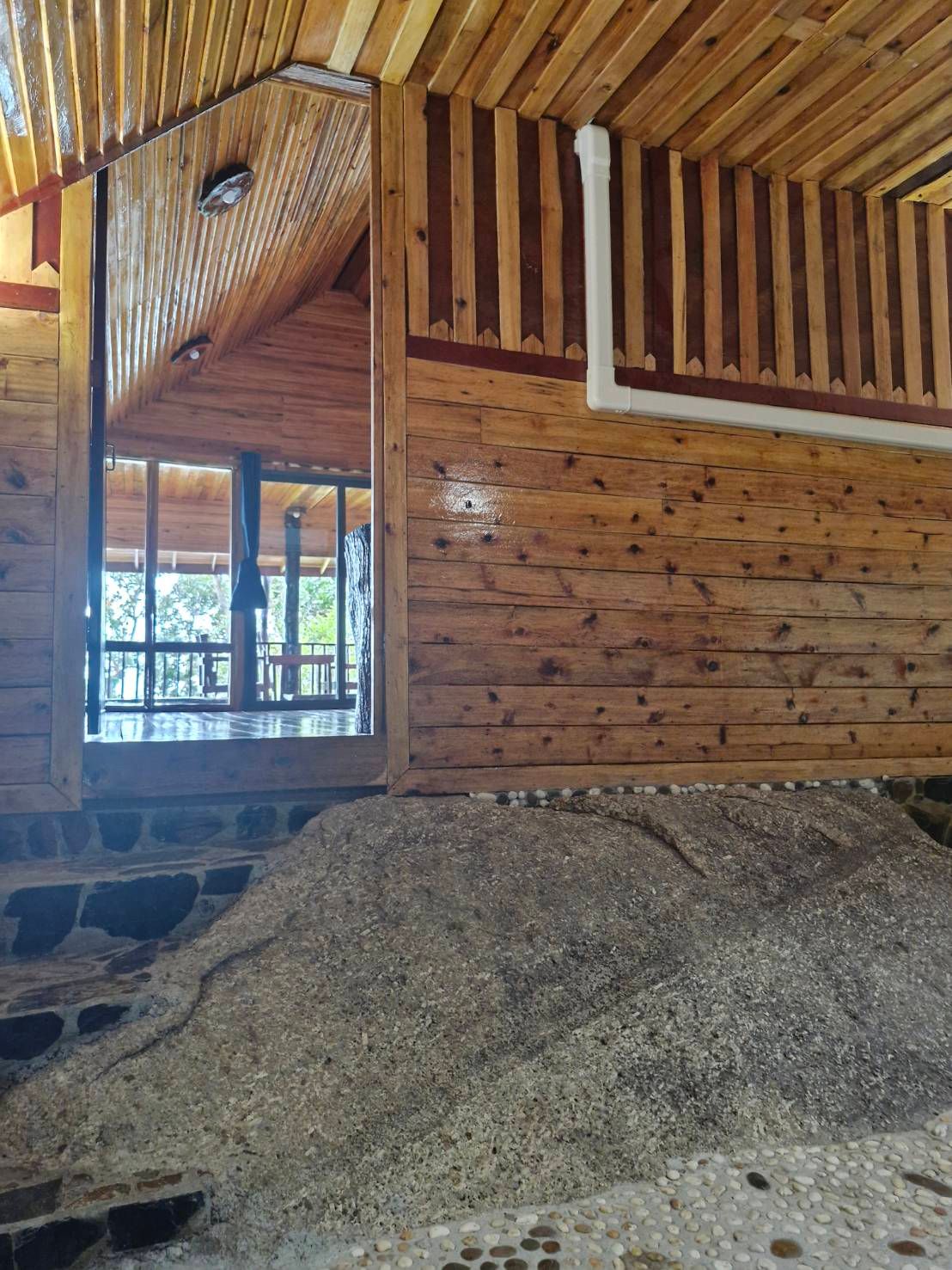 Rocks Suite - second row on the rocks 41