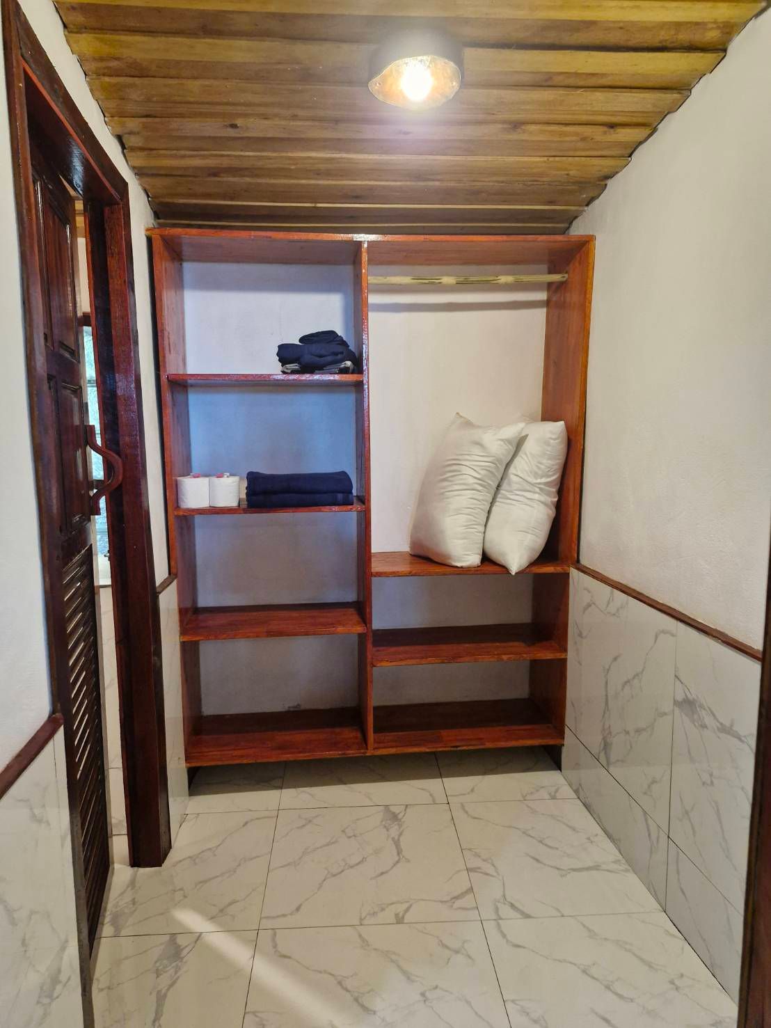 Rocks Suite - second row on the rocks 41