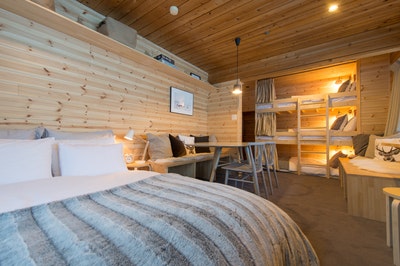 5 bed Family Room with ensuite