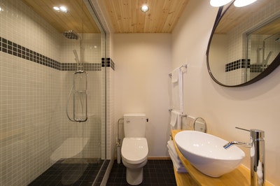 6-bed suite with ensuite